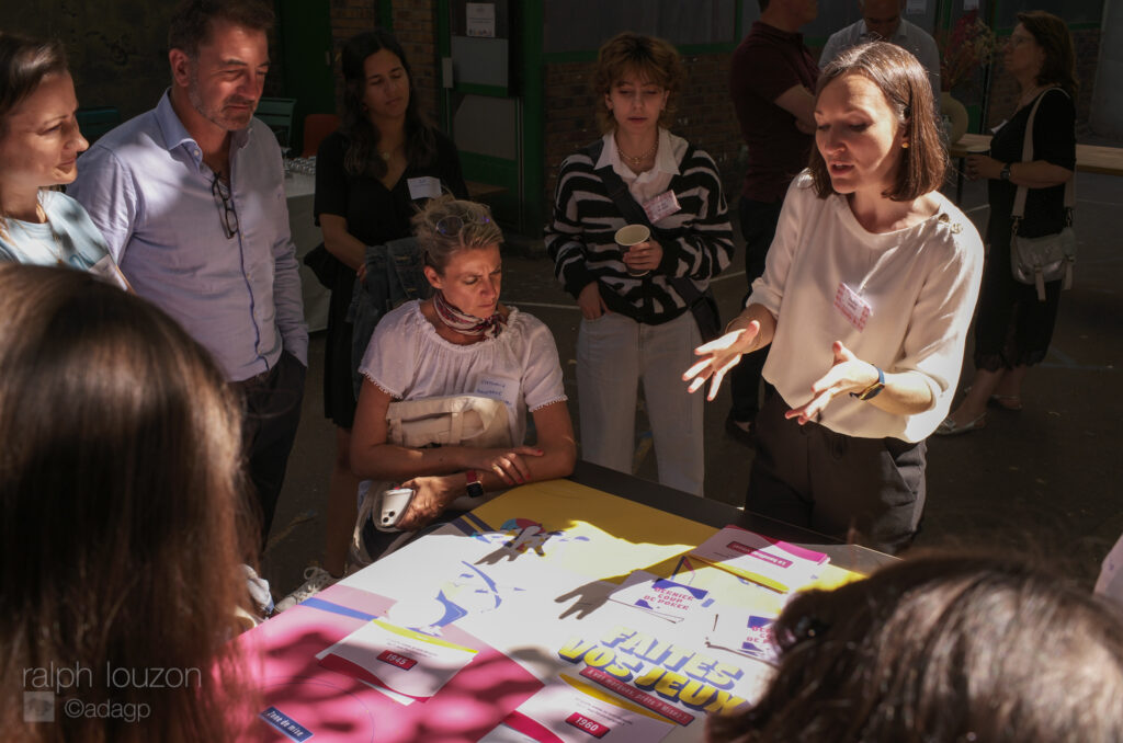 Handisport : aperçu d'une intervenante animant notre animation ludique "Faites vos jeux" auprès des collaborateur.rice.s lors de notre événement " Goods to Know fête ses 10 ans"