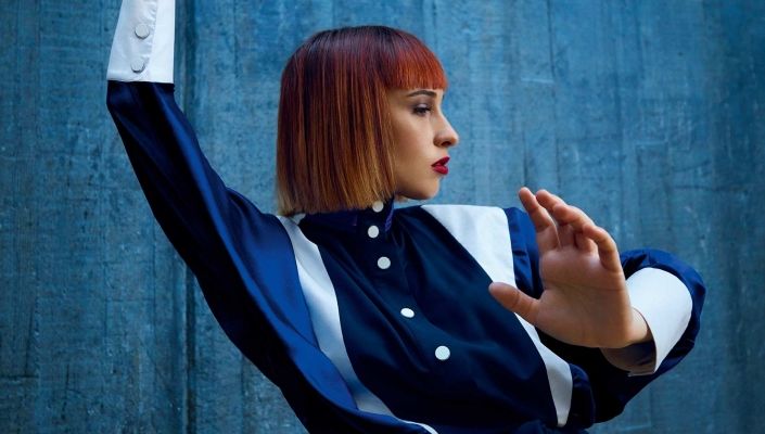 Coups de cœurs culturels féministes : photo illustrant l'artiste Suzanne, une artiste compositrice engagée en faveur de l’écologie et du féminisme.